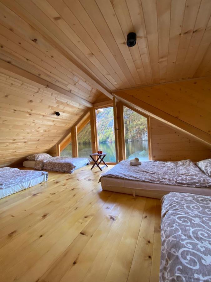 Ferienwohnung Floating House Perucac Exterior foto